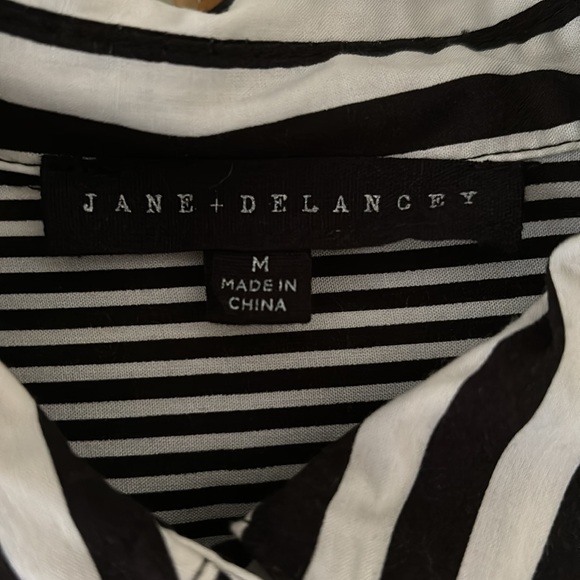 Jane Delaney button down top. - Picture 4 of 8